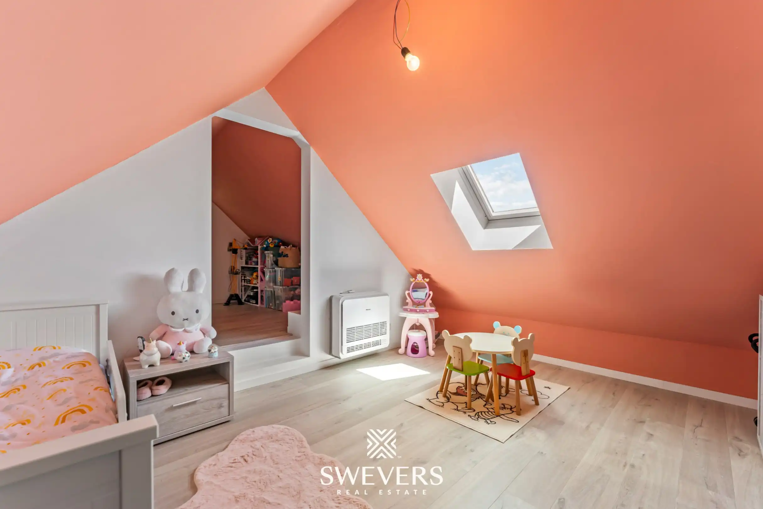 Instapklare woning met veel ruimte, 4 slaapkamers en zonnige tuin foto 22