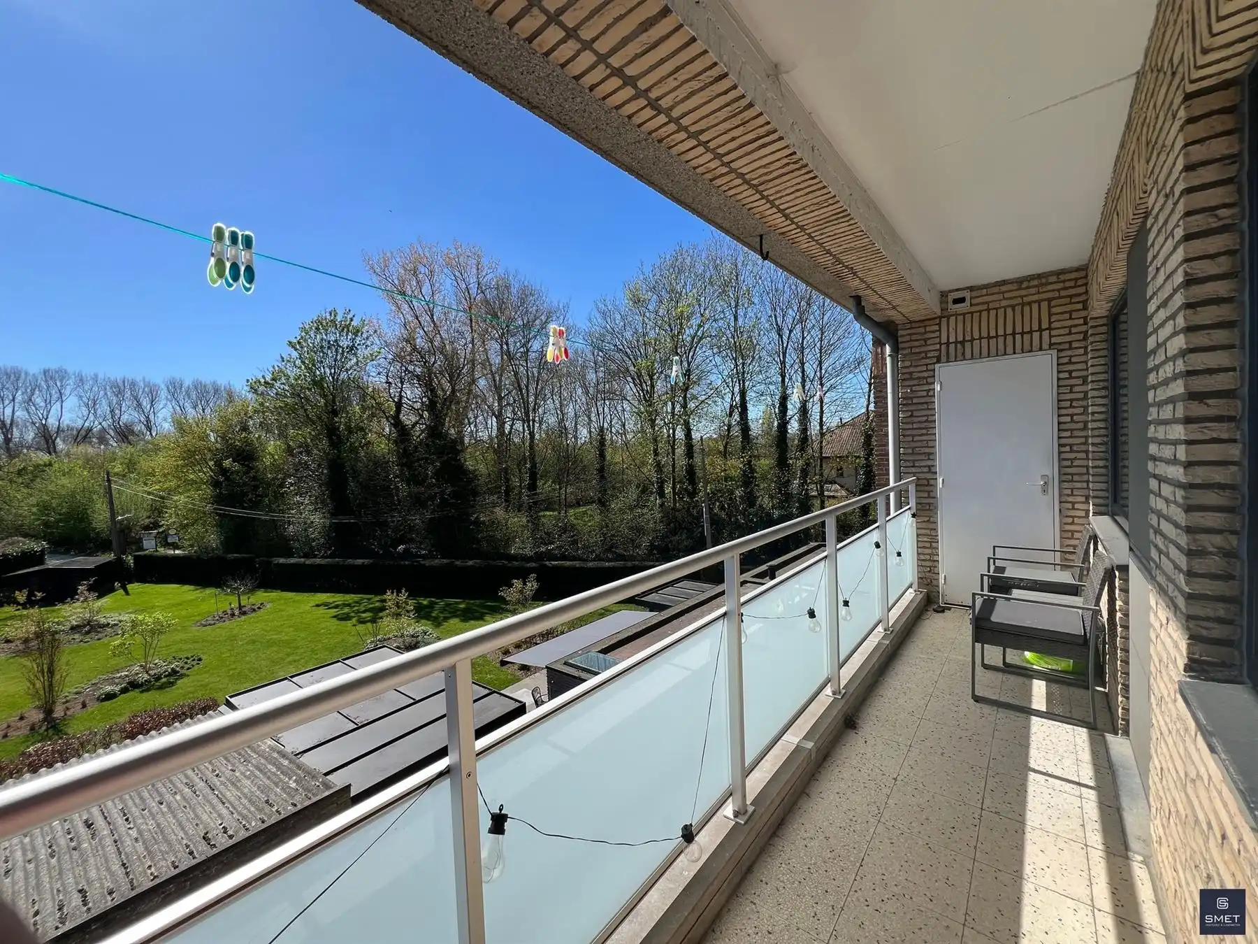 Gerenoveerd appt met 2 slpks, terras en garage foto 24