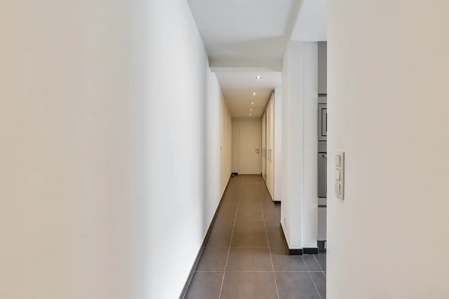 Ruim, modern appartement met huiselijk comfort en dubbele garage in hartje Herderen foto 11