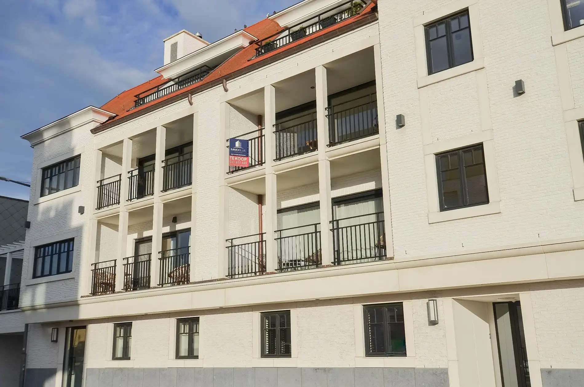 Appartement met gevelbreedte van ongeveer 5,2 meter en een ruim zonnig terras. foto 21