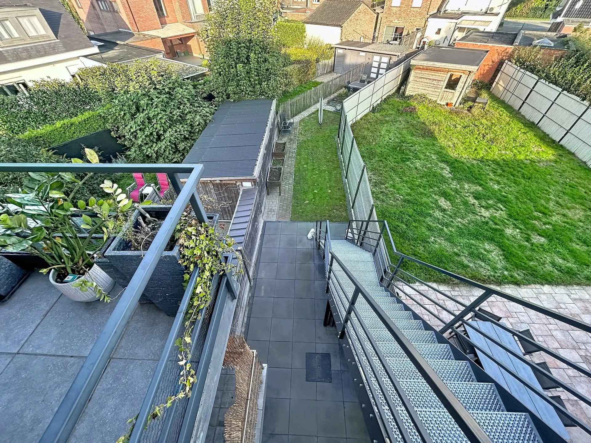 bel-etage woning met 2 slaapkamers, garage en ruime tuin op toplocatie foto 8