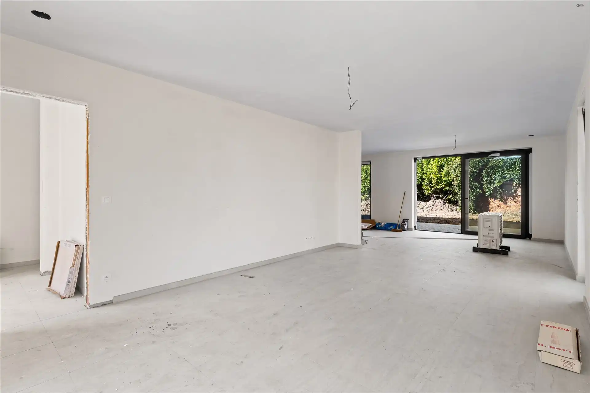 Rustig gelegen HOB met mogelijkheid tot 5 slaapkamers foto 2