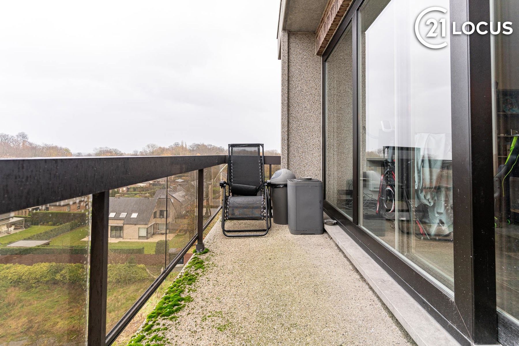 Ruim, Lichtrijk Appartement met Prachtig Uitzicht in Beveren foto 10