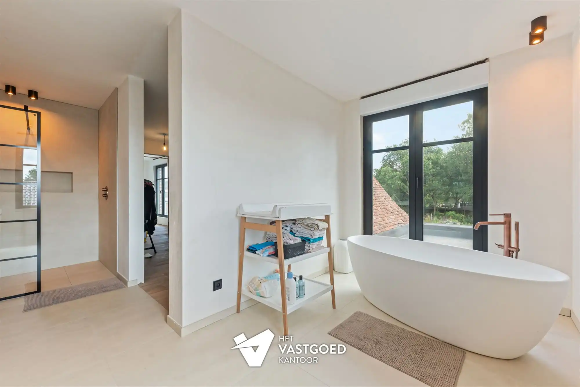 ZEER RUIME NIEUWBOUWWONING UITERST RUSTIG GELEGEN OP EEN PERCEEL VAN 1628M² TE OOSTHAM foto 22