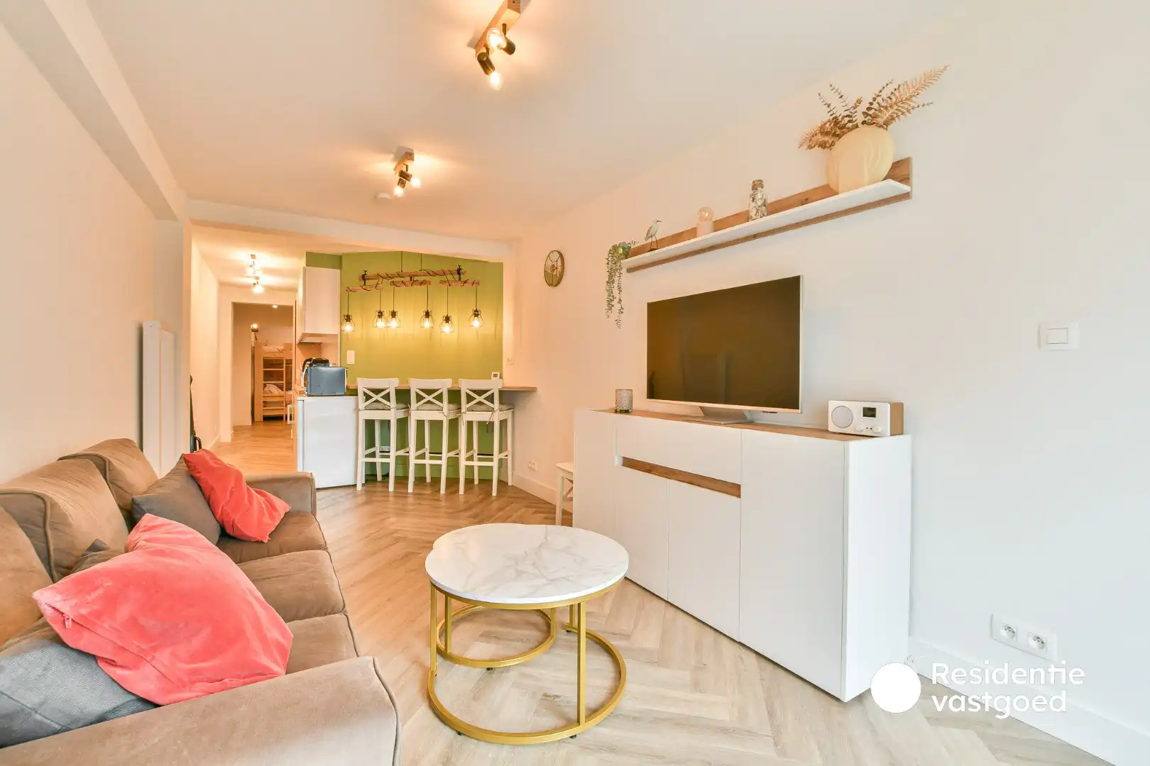 Volledig vernieuwd appartement te koop - achterkant zeedijk Wenduine! foto 2