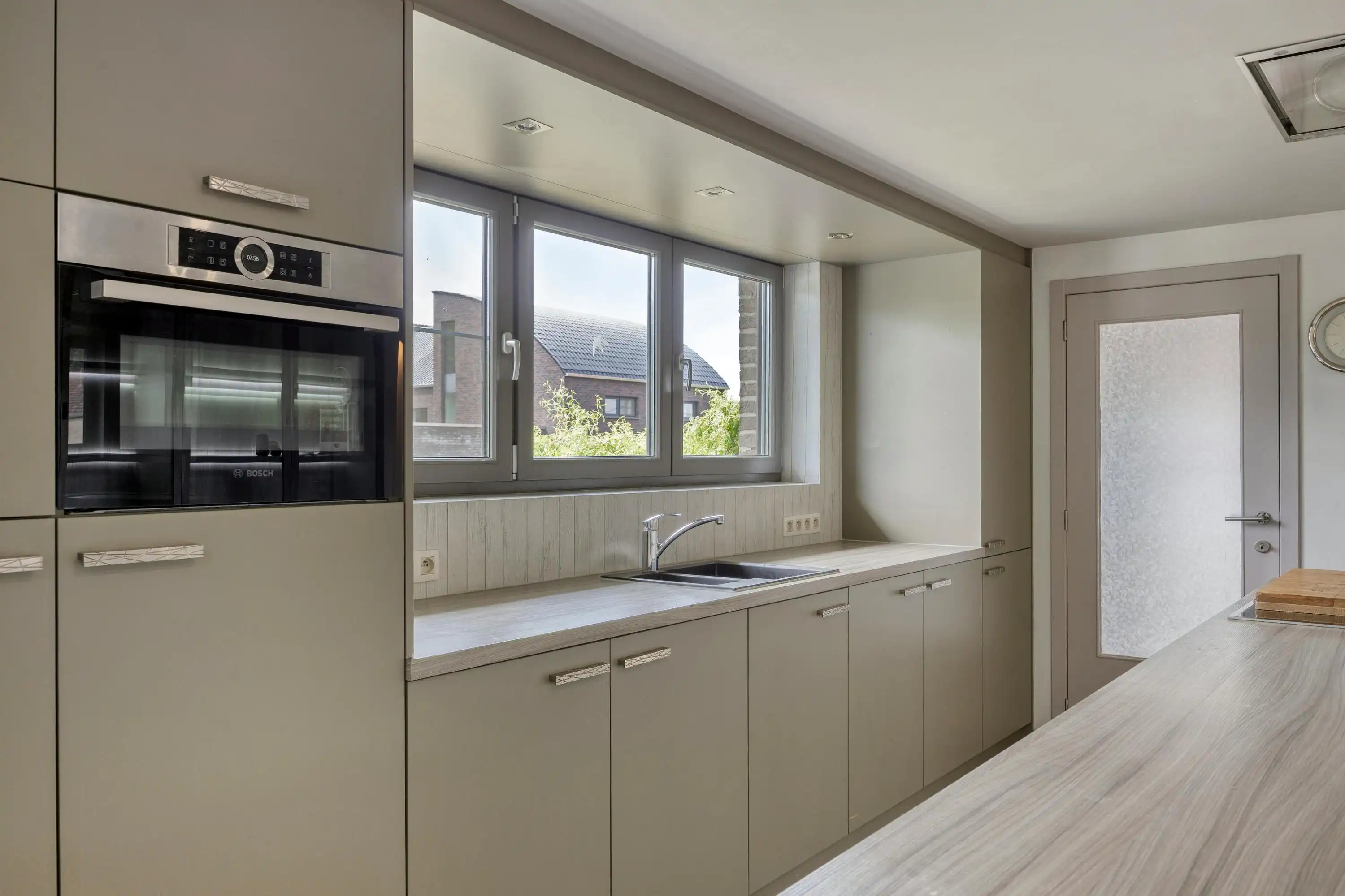 Recente woning met mooie tuin en mogelijkheid tot 2 woonentiteiten foto 6
