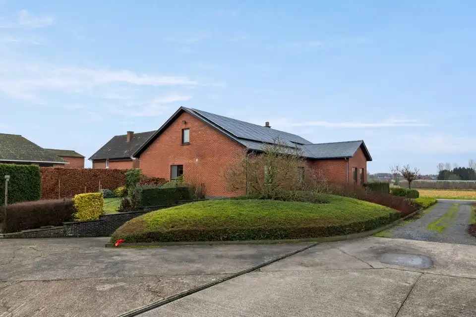 RUIME GELIJKVLOERSE GEZINSWONING OP EEN UITZONDERLIJK PERCEEL IN KORTENAKEN foto 32