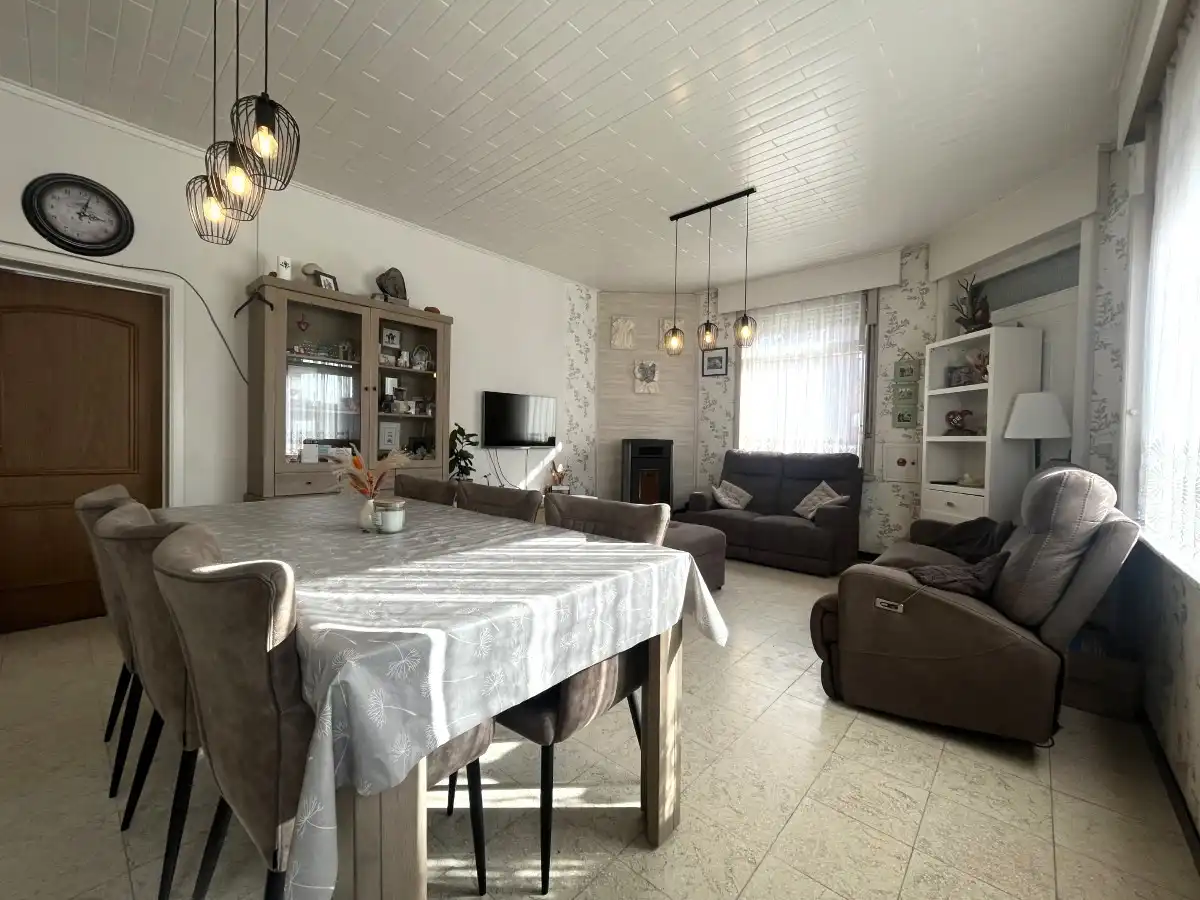 Passendale – Ruime hoekwoning met tuin, poolhouse en praktijkruimte foto 12