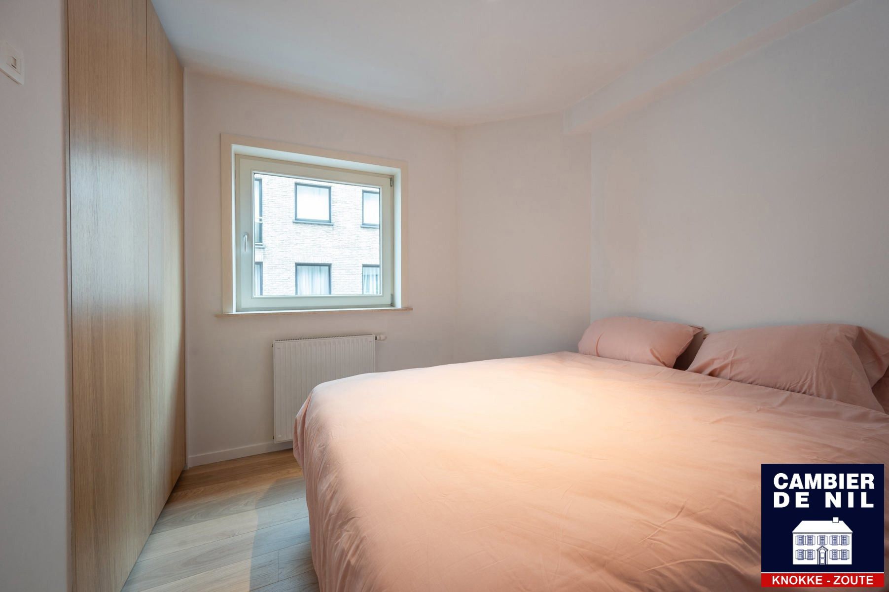 Prachtig gerenoveerd appartement met 2 slaapkamers foto 8