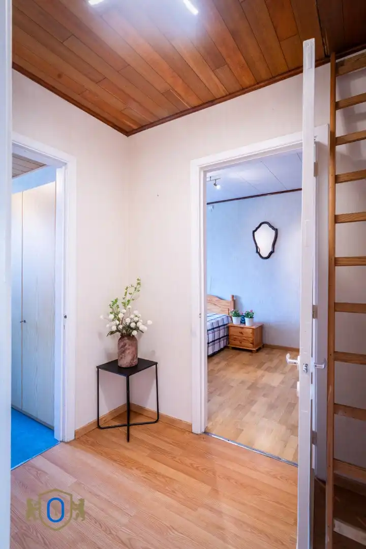 Halfopen 3-slpkr woning met tuin & garage foto 27