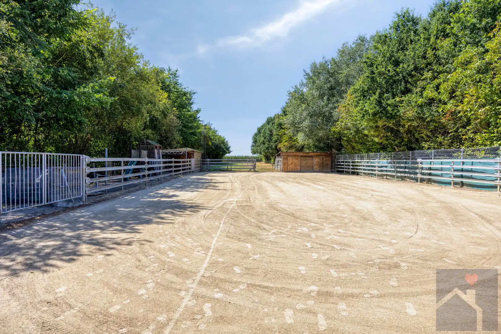 🐴 WONEN MET JE PAARDEN AAN HUIS? DIT IS ER ÉÉN OM TE BEKIJKEN! 🏡 foto 42