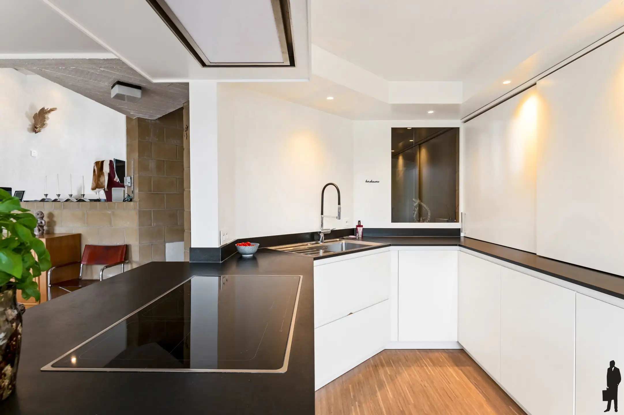 Karaktervolle split-level woning met 4 slpks en zonnige tuin foto 9