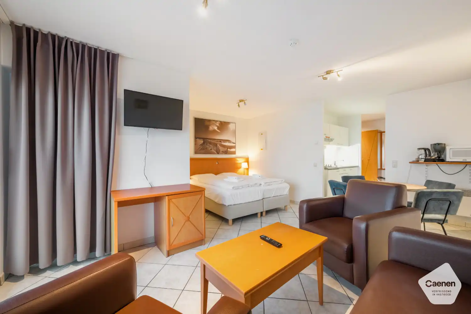 Centraal gelegen één slaapkamer appartement met zicht op zee. foto 2
