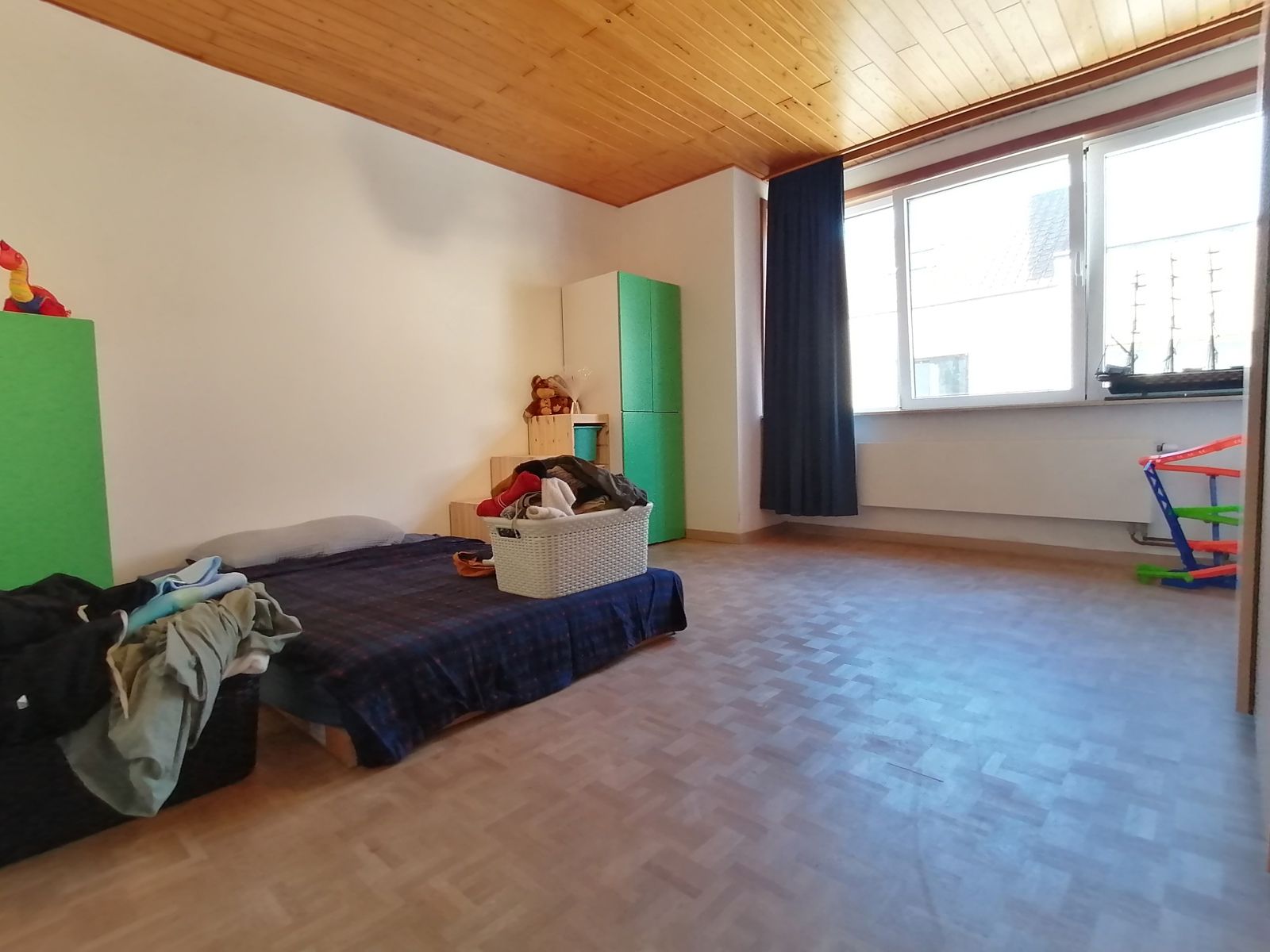 Gebouw bestaande uit handelspand - Woning en studio. foto 15