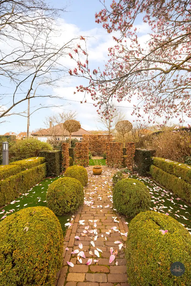 Prachtige vrijstaande villa in rustige omgeving foto 6