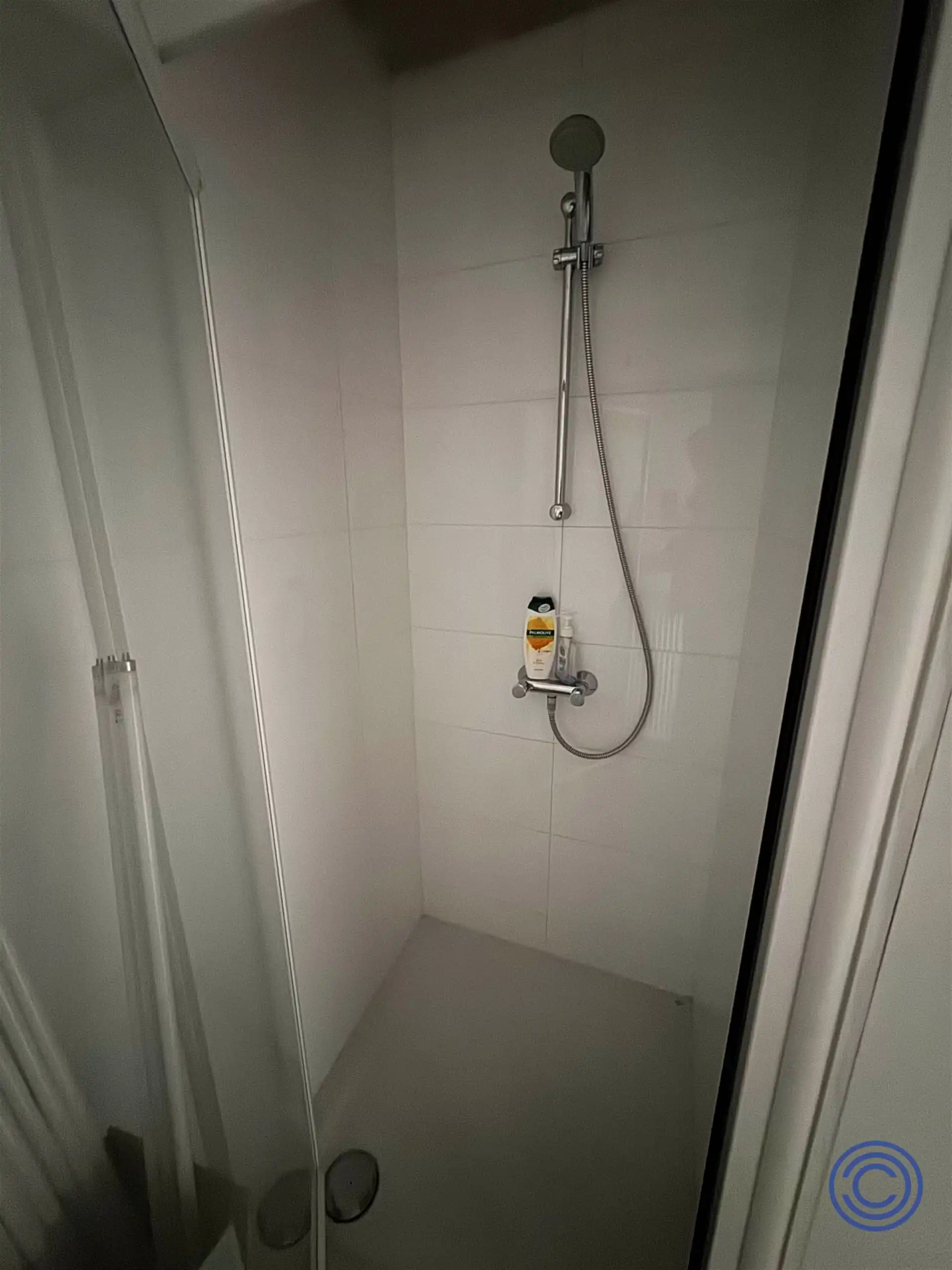 Magazijn met kantoorruimte te huur op toplocatie – perfect voor efficiënte bedrijfsactiviteiten. foto 13