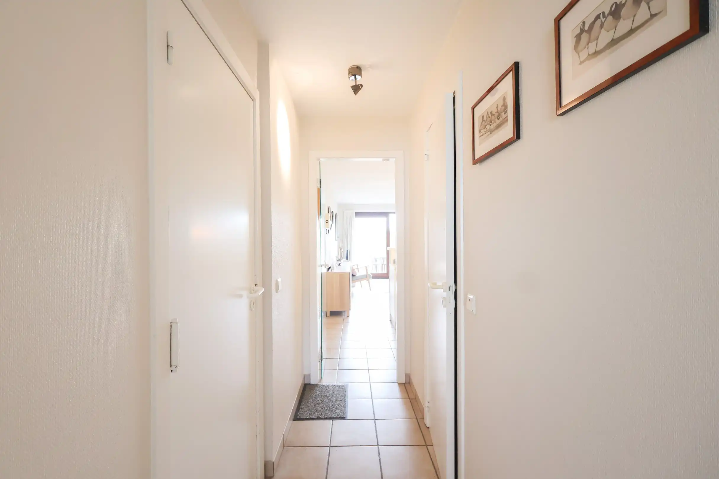 Instapklaar gelijkvloers appartement op wandelafstand van de Zeedijk en het strand! foto 18