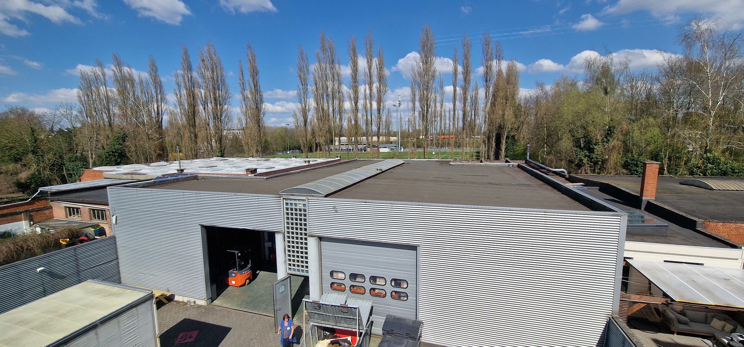 Grote magazijnruimte/atelier met kantoor te koop in Deurne  foto 126