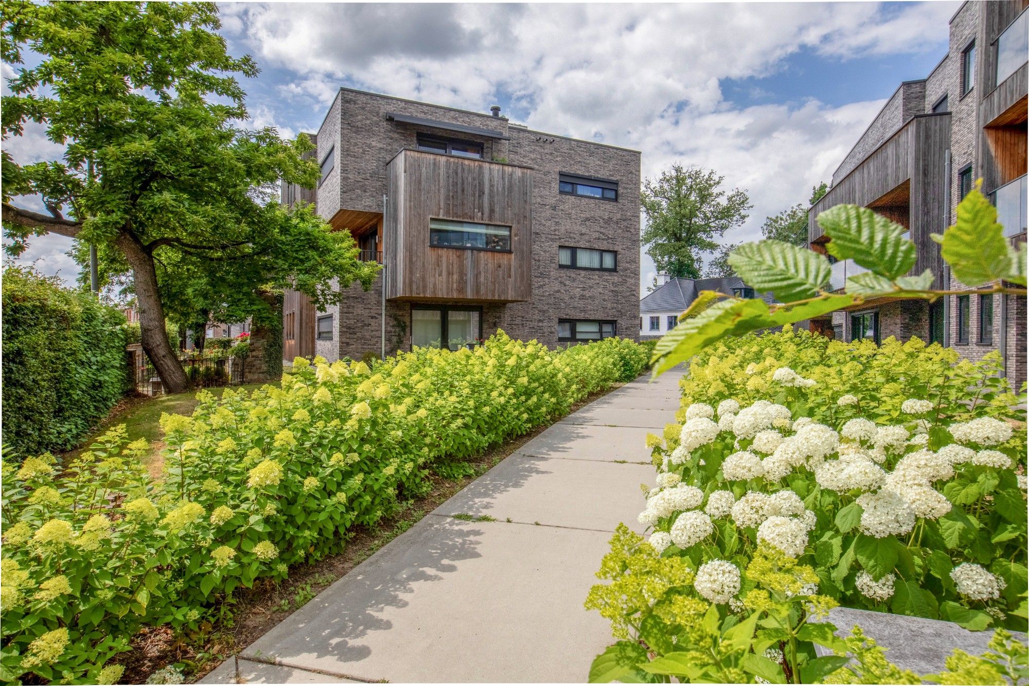 Erkende assistentiewoning met autostaanplaats in een uiterst charmante omgeving foto {{pictureIndex}}