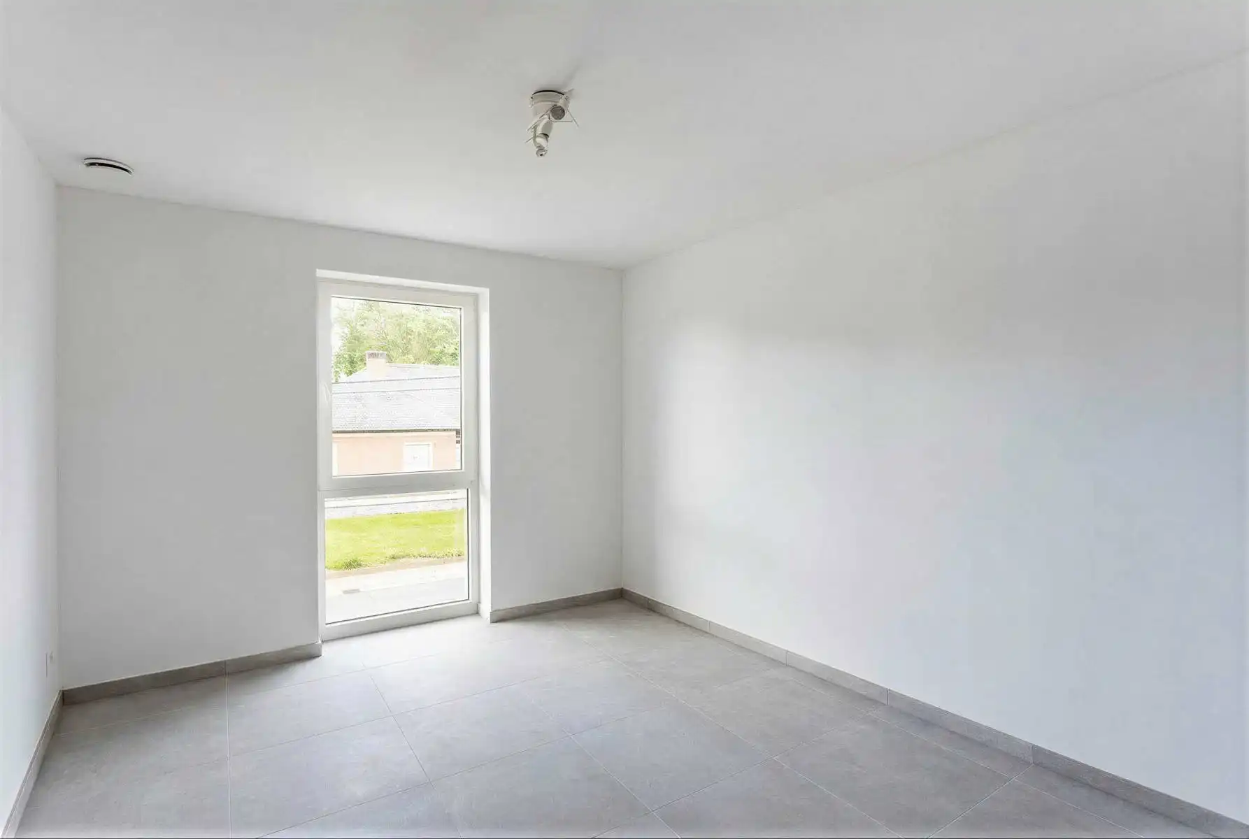 Nieuwbouwwoning met gunstige ligging en uitzicht foto 18