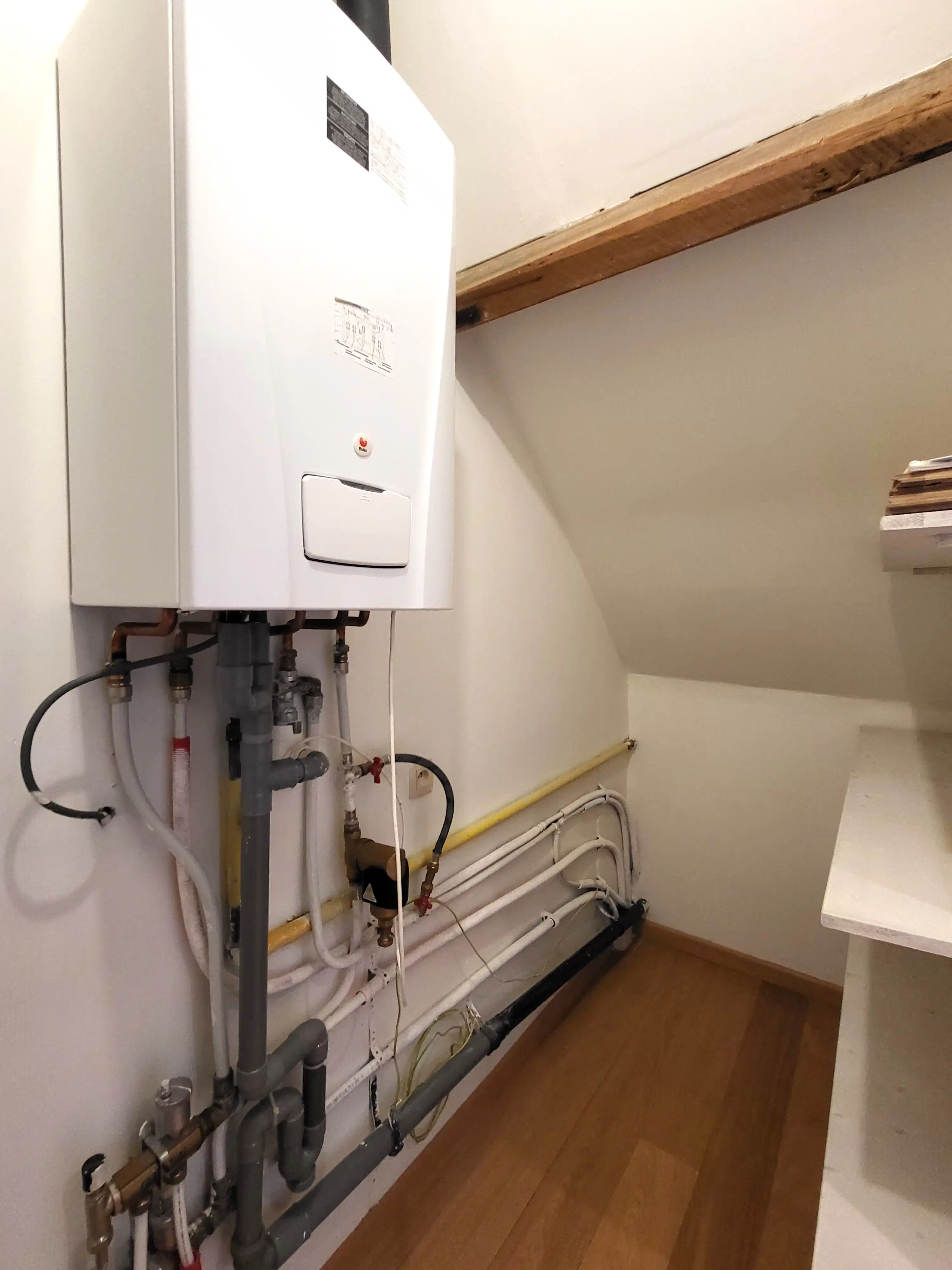 Deze instapklare woning biedt modern wooncomfort op een centrale ligging in het centrum, met winkels, scholen en openbaar vervoer op wandelafstand. foto 20