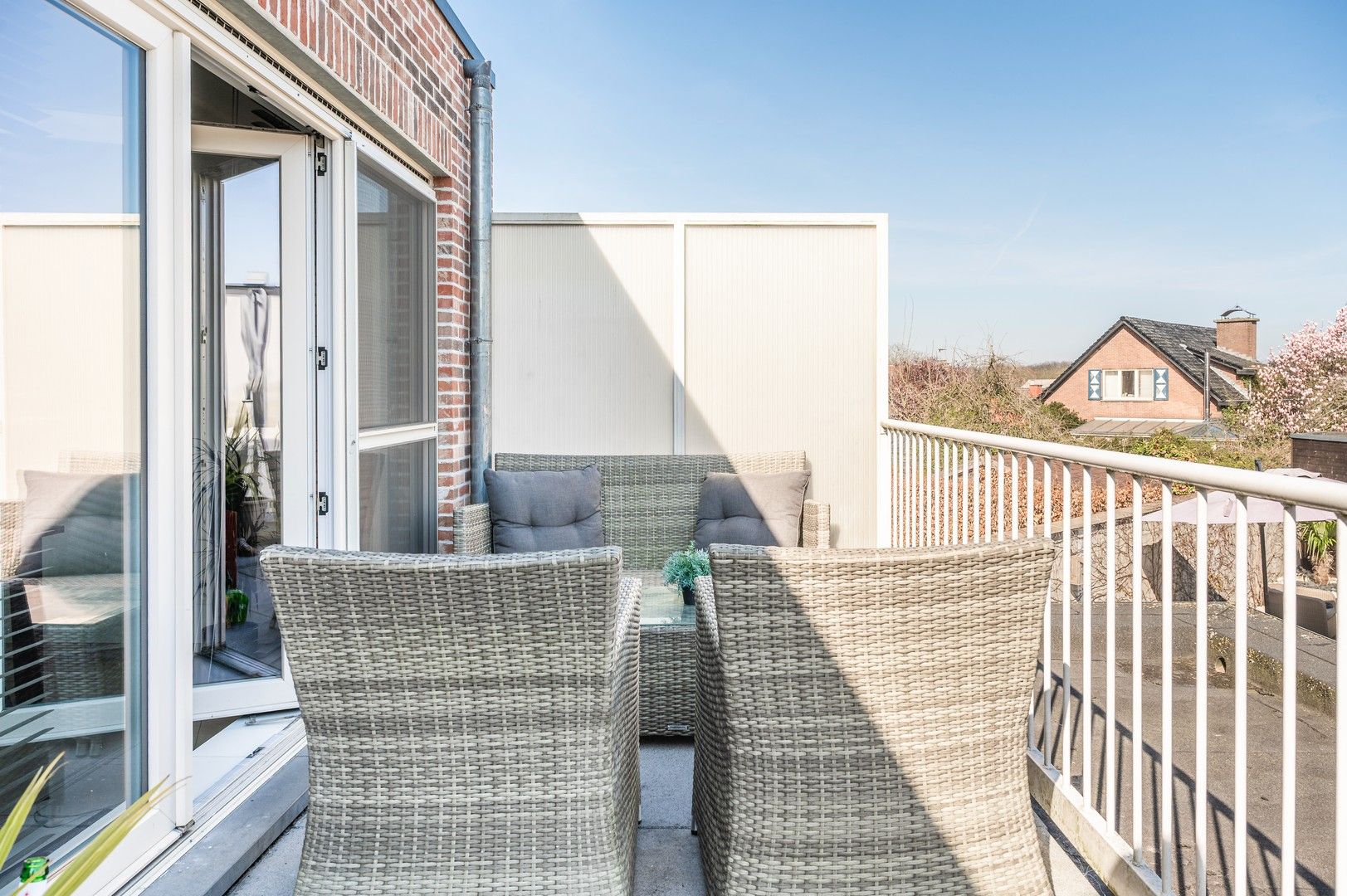 Prachtig appartement te koop met carport foto 14