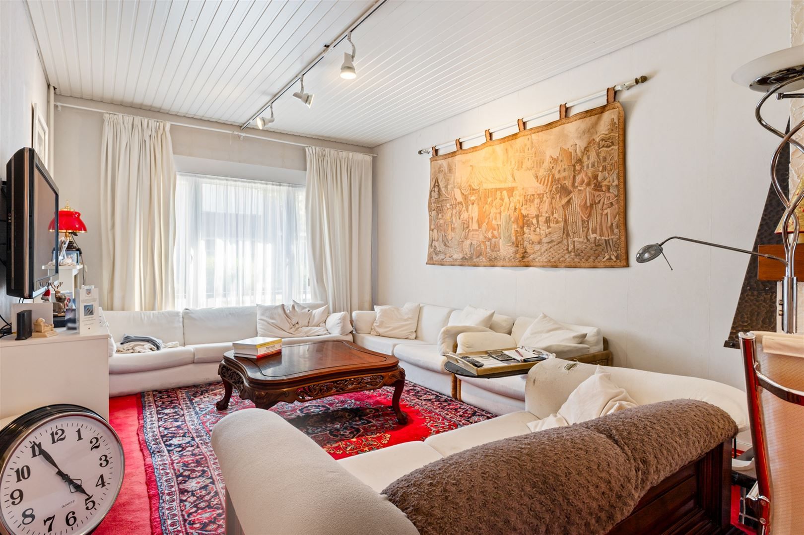 Ruime te renoveren woning in het gegeerde Ekeren-Donk. foto 6