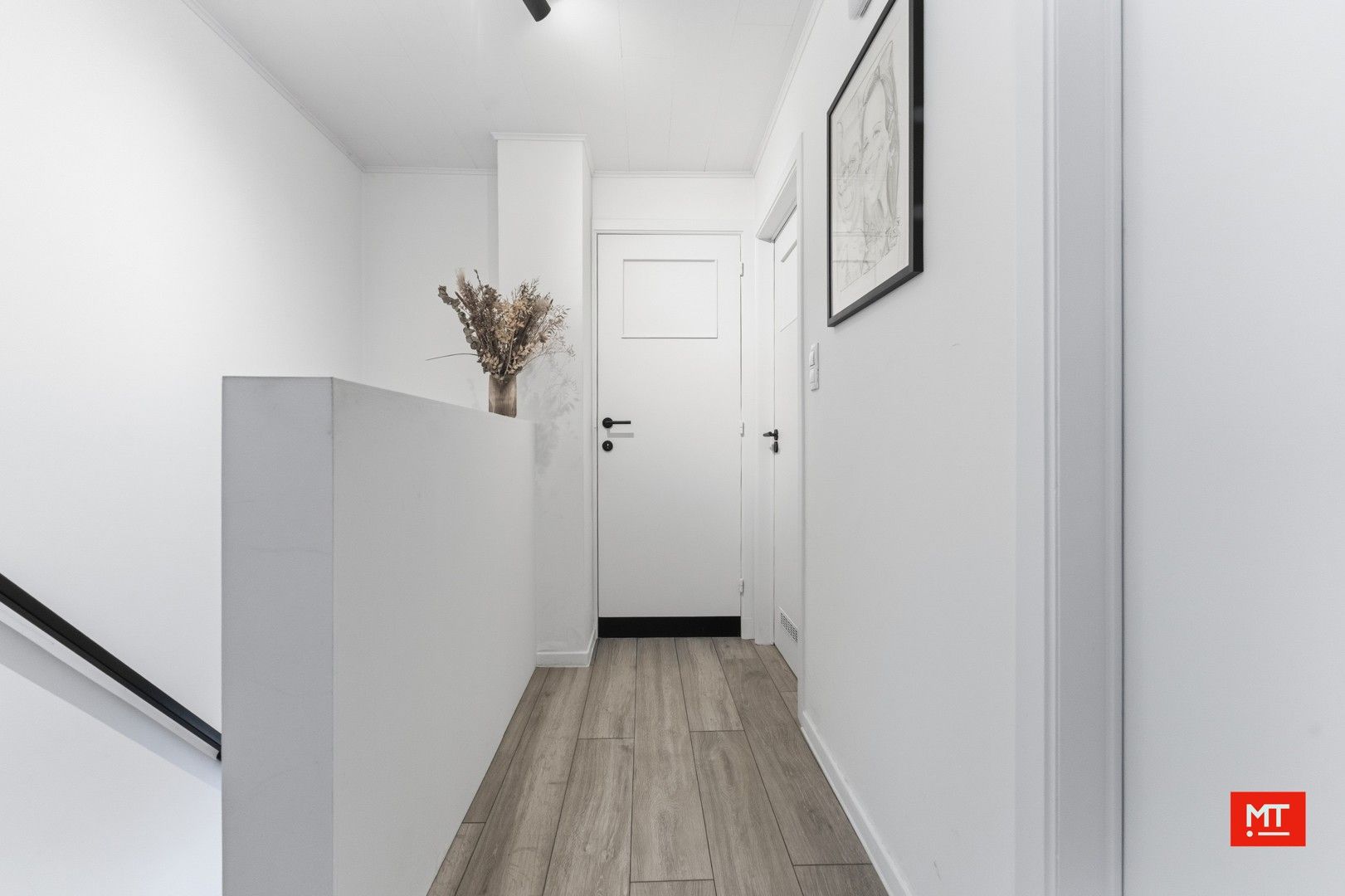 Instapklare halfopen bebouwing met 4 slaapkamers, tuin en garage op rustige ligging in Zonnebeke foto 11