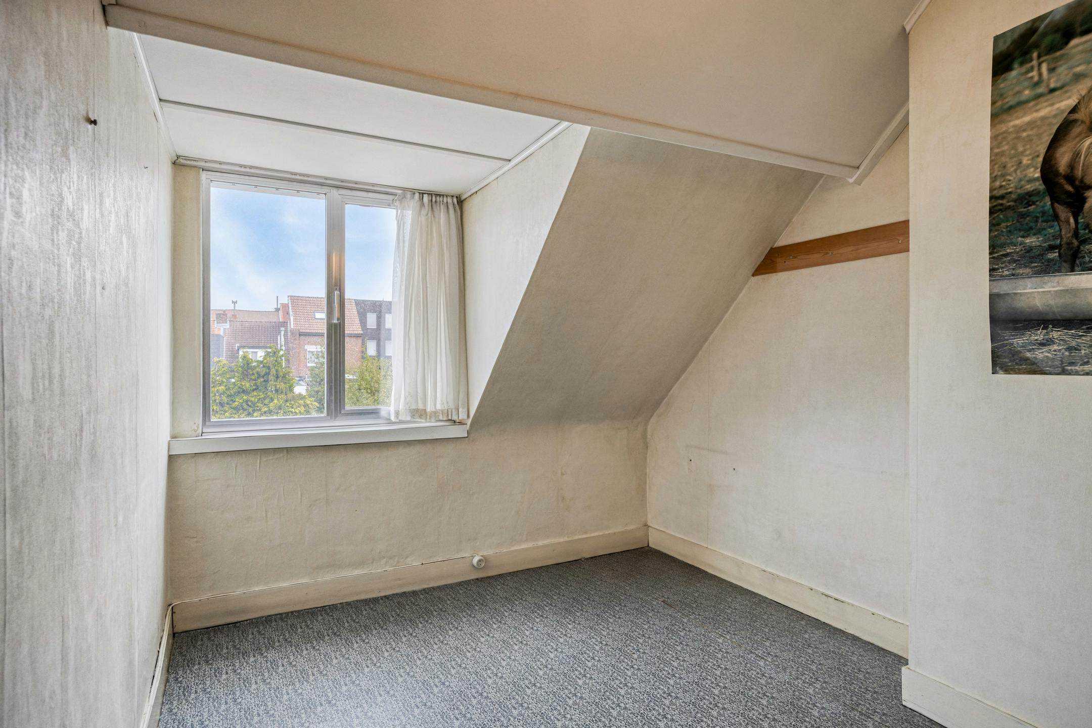 Te renoveren huis op het Berkenveldplein in Wilrijk foto 17