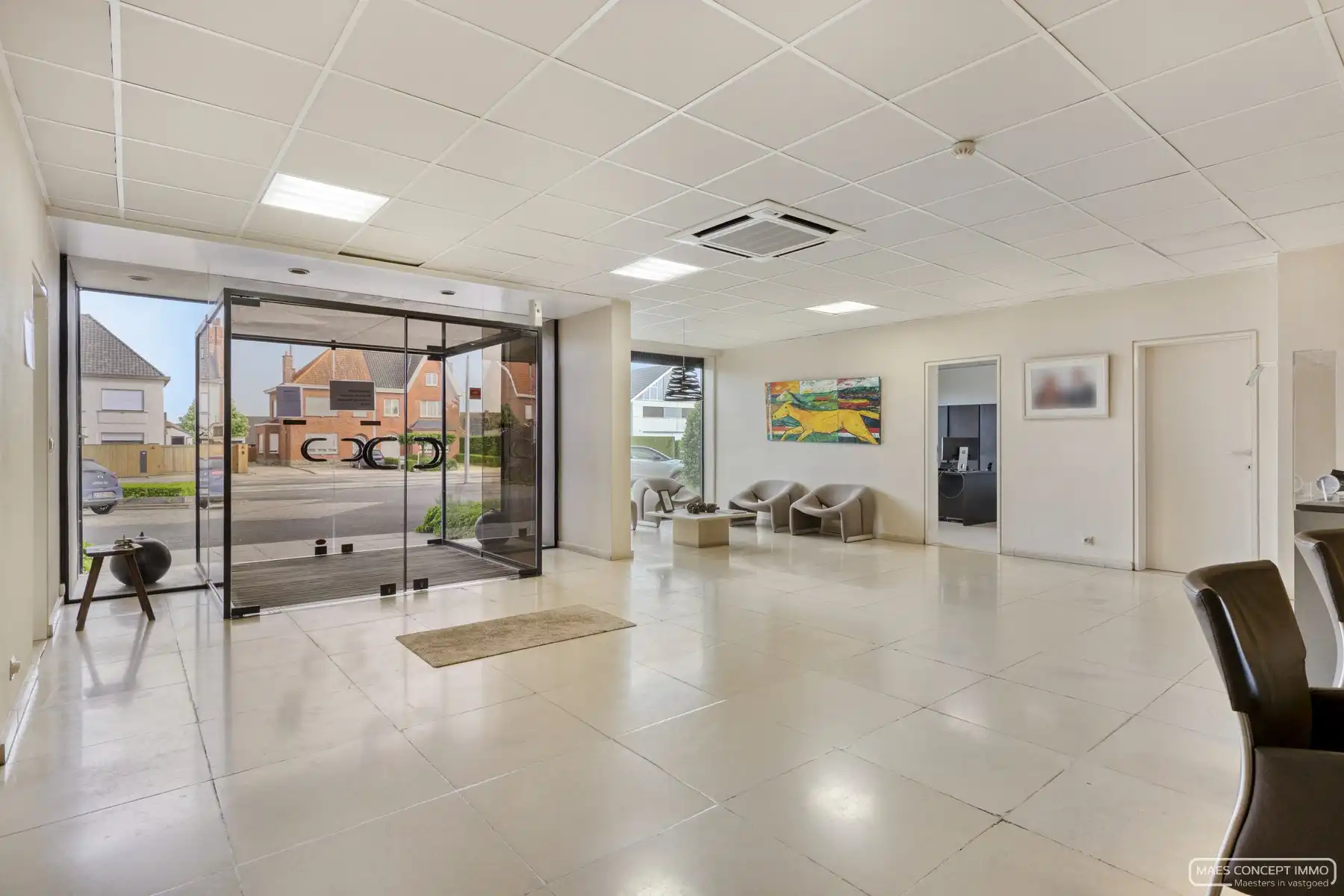 Ruim handelspand met appartement te koop te Desselgem - Perfect voor ondernemers! foto 2