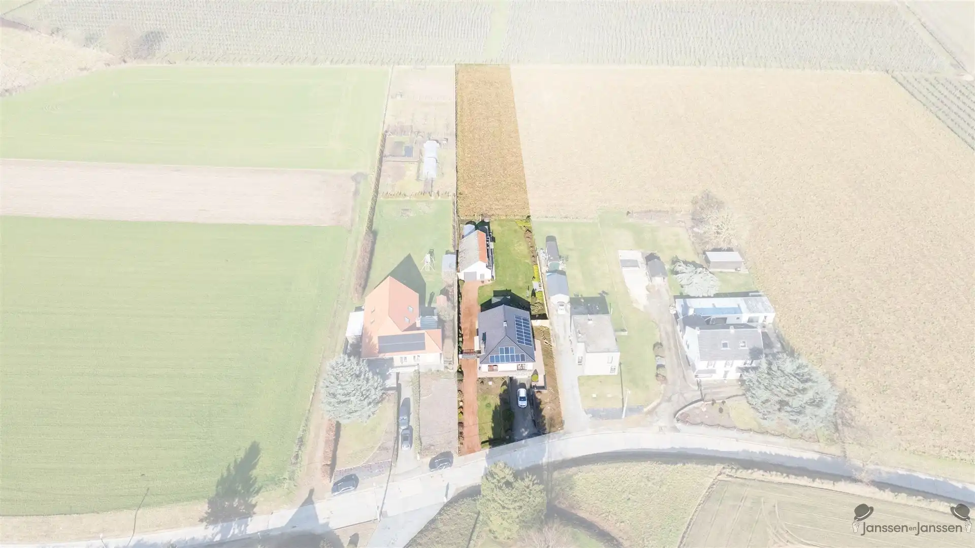 Rustig gelegen woning met prachtig uitzicht foto 24