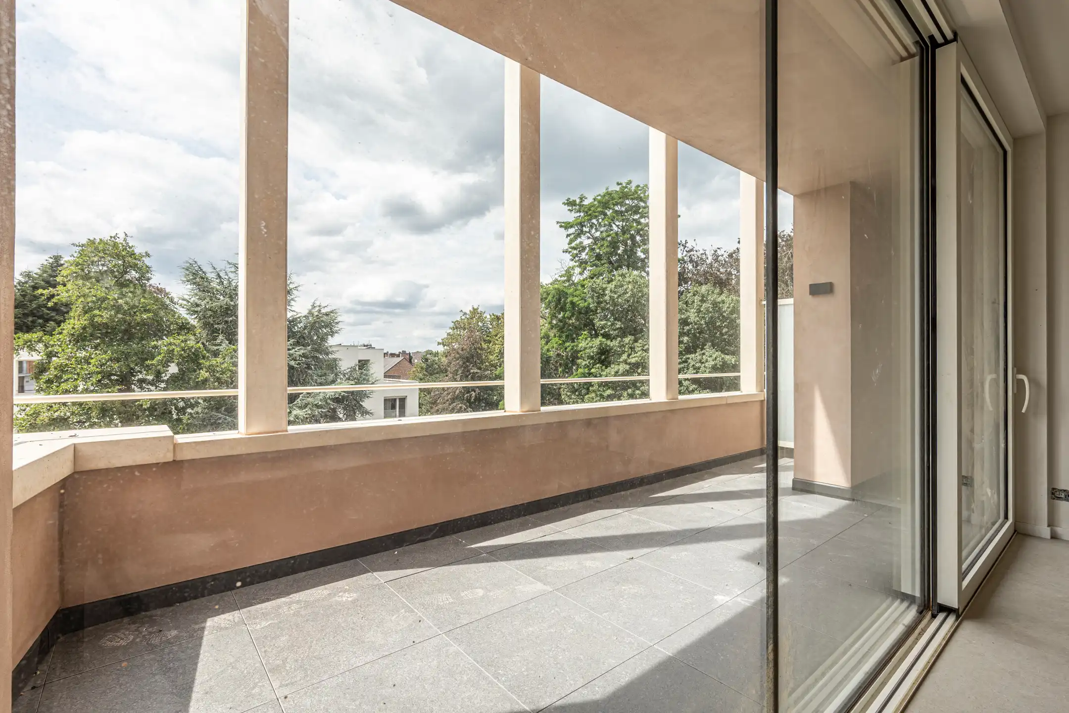 Appartement 85m² met 2 slpks + groot terras 26m² & carport foto 8
