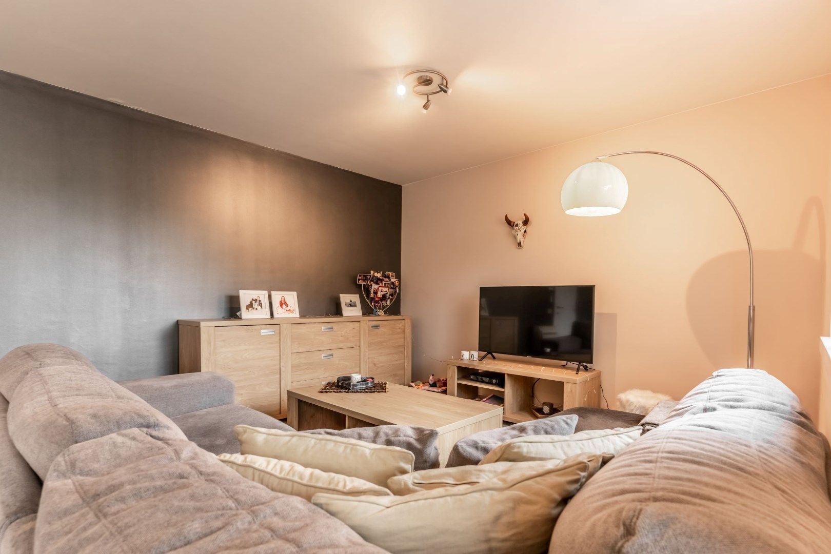Gezellig en recent appartement op centrale ligging te Varsenare foto 5