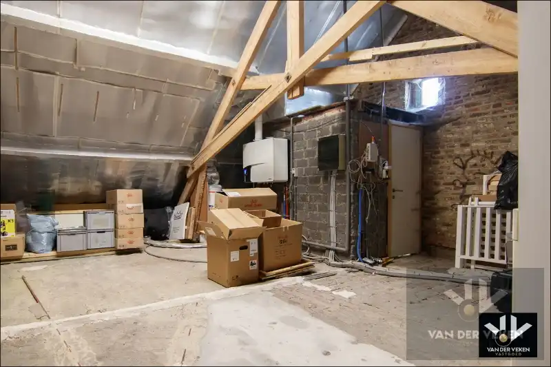 VOLLEDIG GERENOVEERDE, INSTAPKLARE GEZINSWONING foto 24