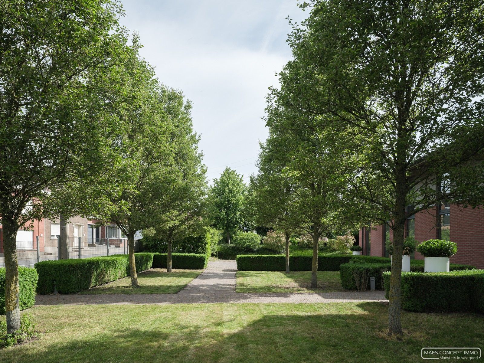 Villa en kantoor vlak bij het centrum van Anzegem foto 11