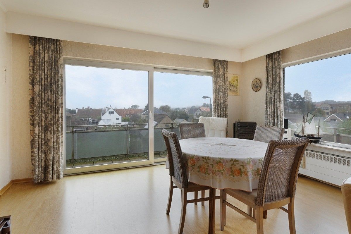 Te renoveren appartement met panoramisch terras en privéparking. foto 5