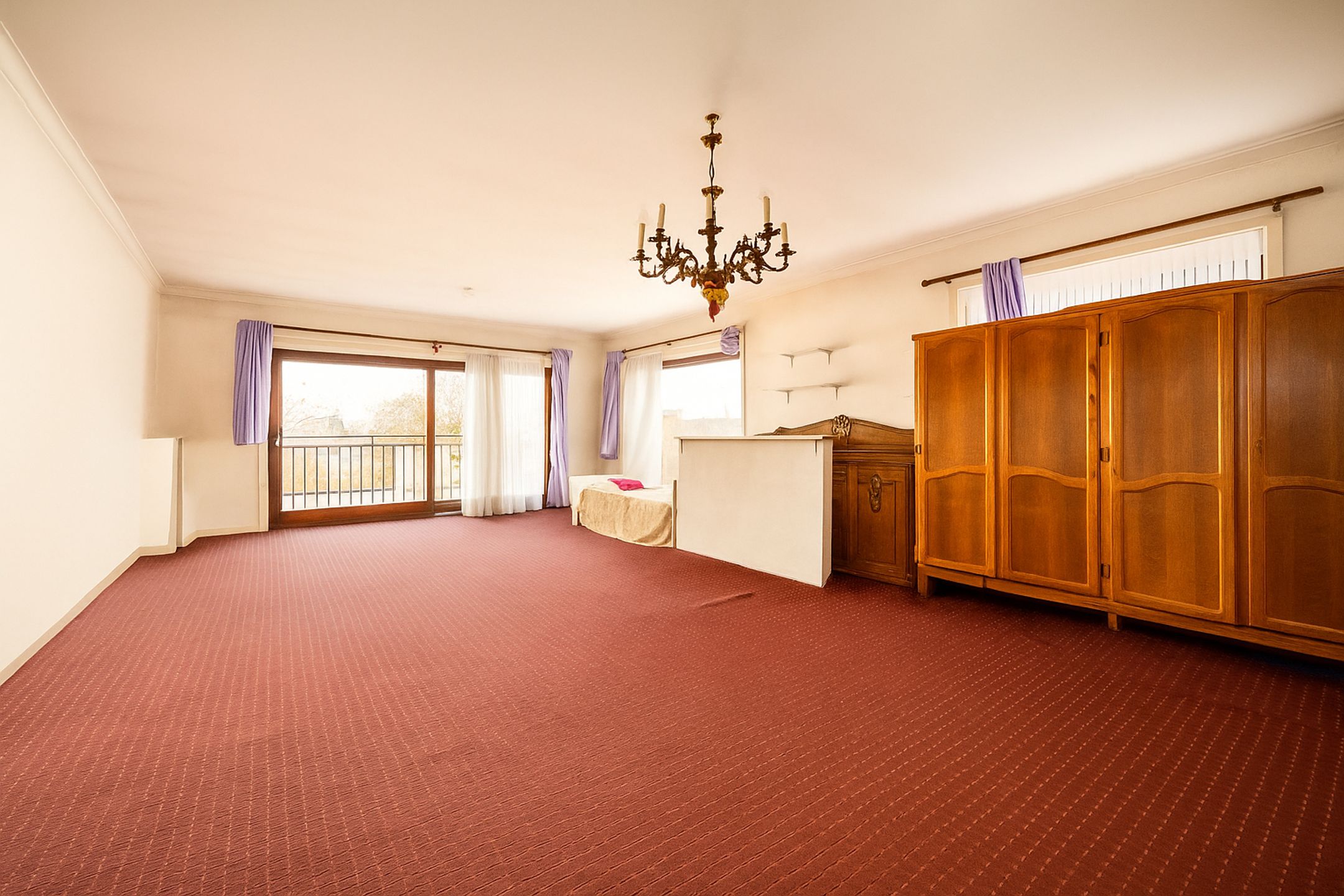Op te frissen appartement met 3 slk en GARAGE nabij centrum foto {{pictureIndex}}