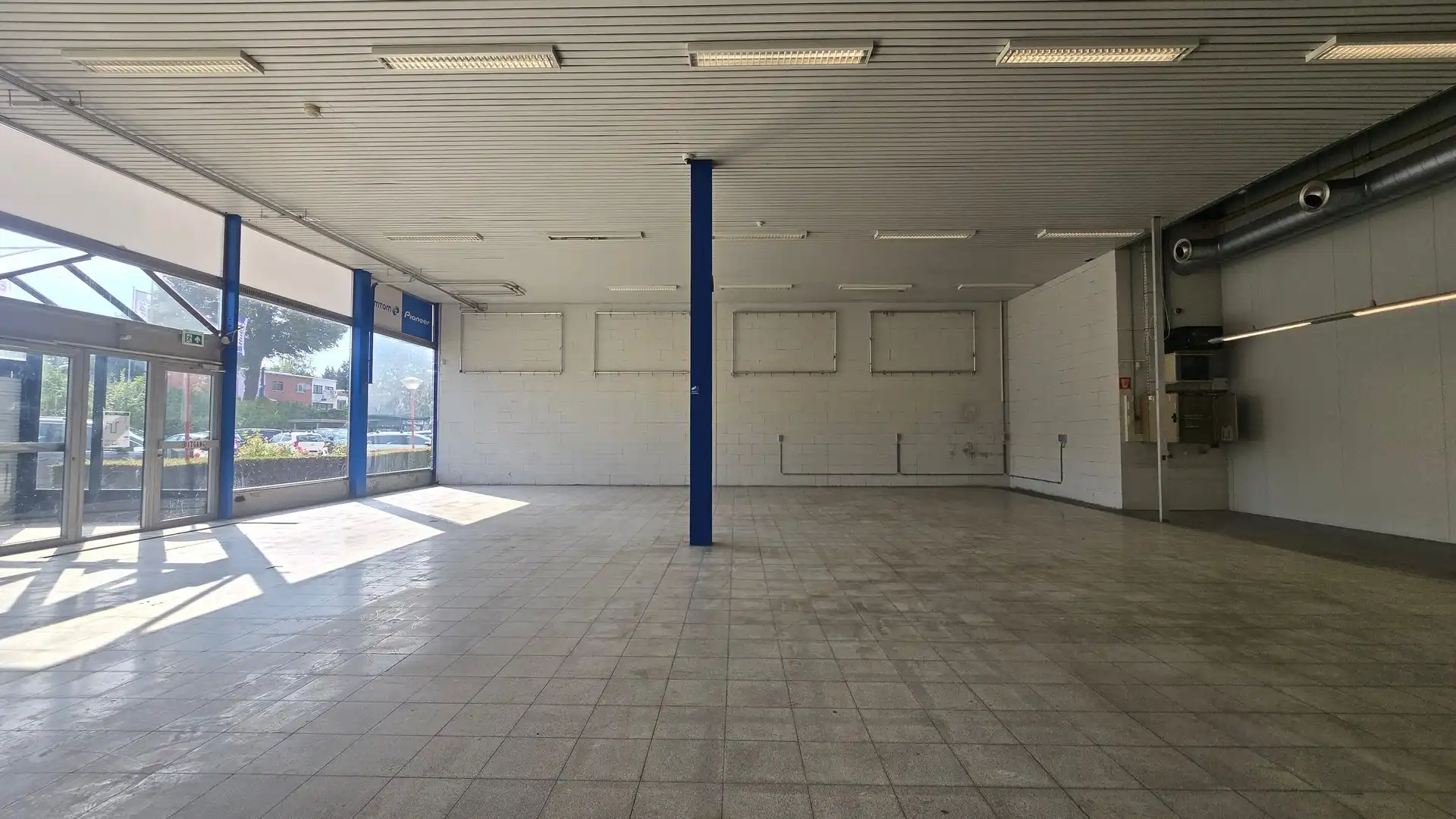 Bedrijfspand met showroom en magazijnen te huur Brusselsesteenweg, Herent foto 6