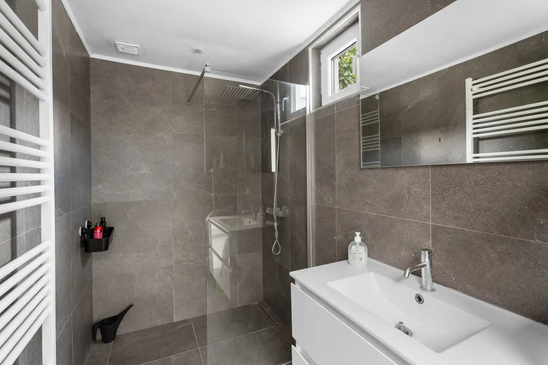 Instapklare charmante renovatiewoning met tuin in Mechelen foto 11