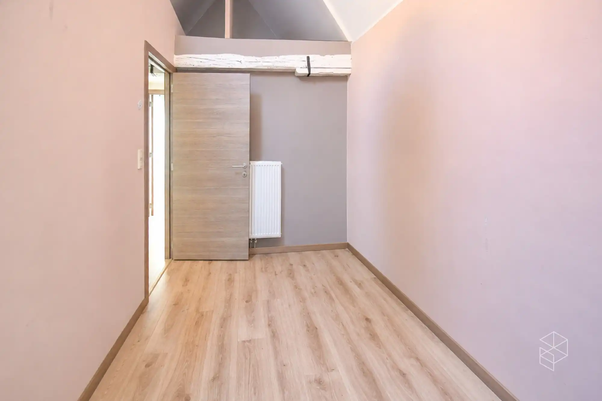 Mooie INSTAPKLARE stadswoning met 2 slpk en tuin foto 14