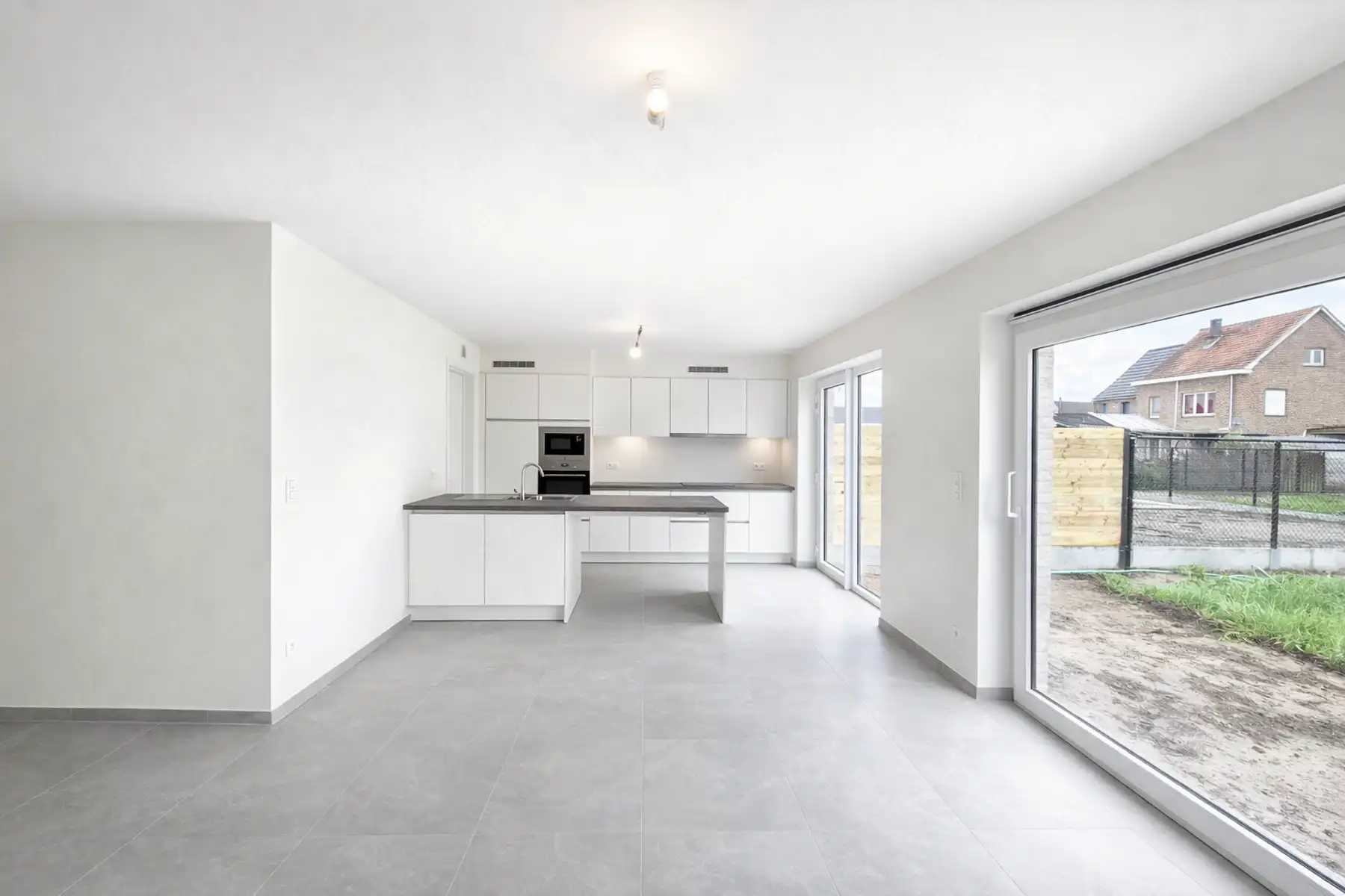 Gesloten bebouwing op goede ligging in Opwijk foto 6