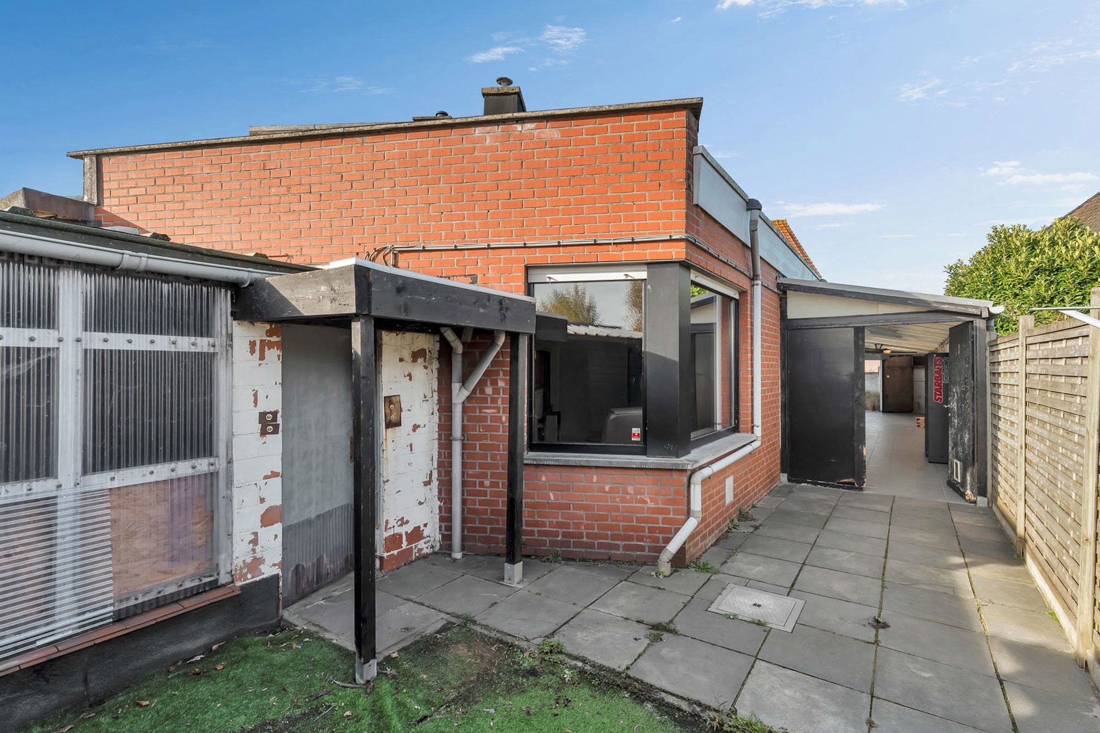 Te renoveren halfopen woning met ruime garage en grote tuin  foto 16