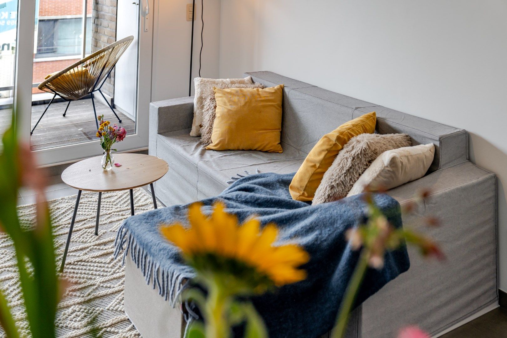 Recent 2-slaapkamerappartement (label A) op zeer gunstige ligging te Mariakerke foto {{pictureIndex}}