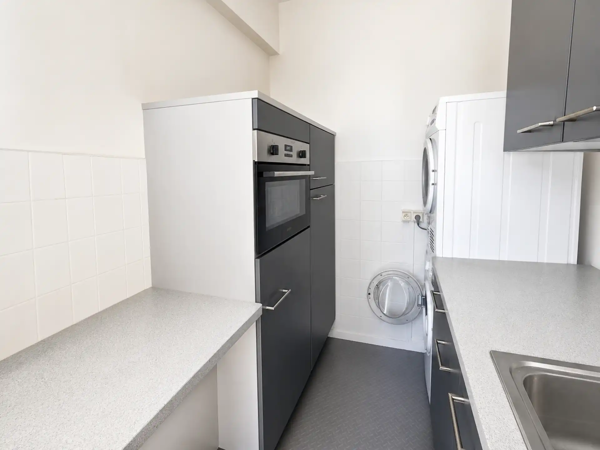 Charmant 2-slaapkamerappartement met terras foto 4