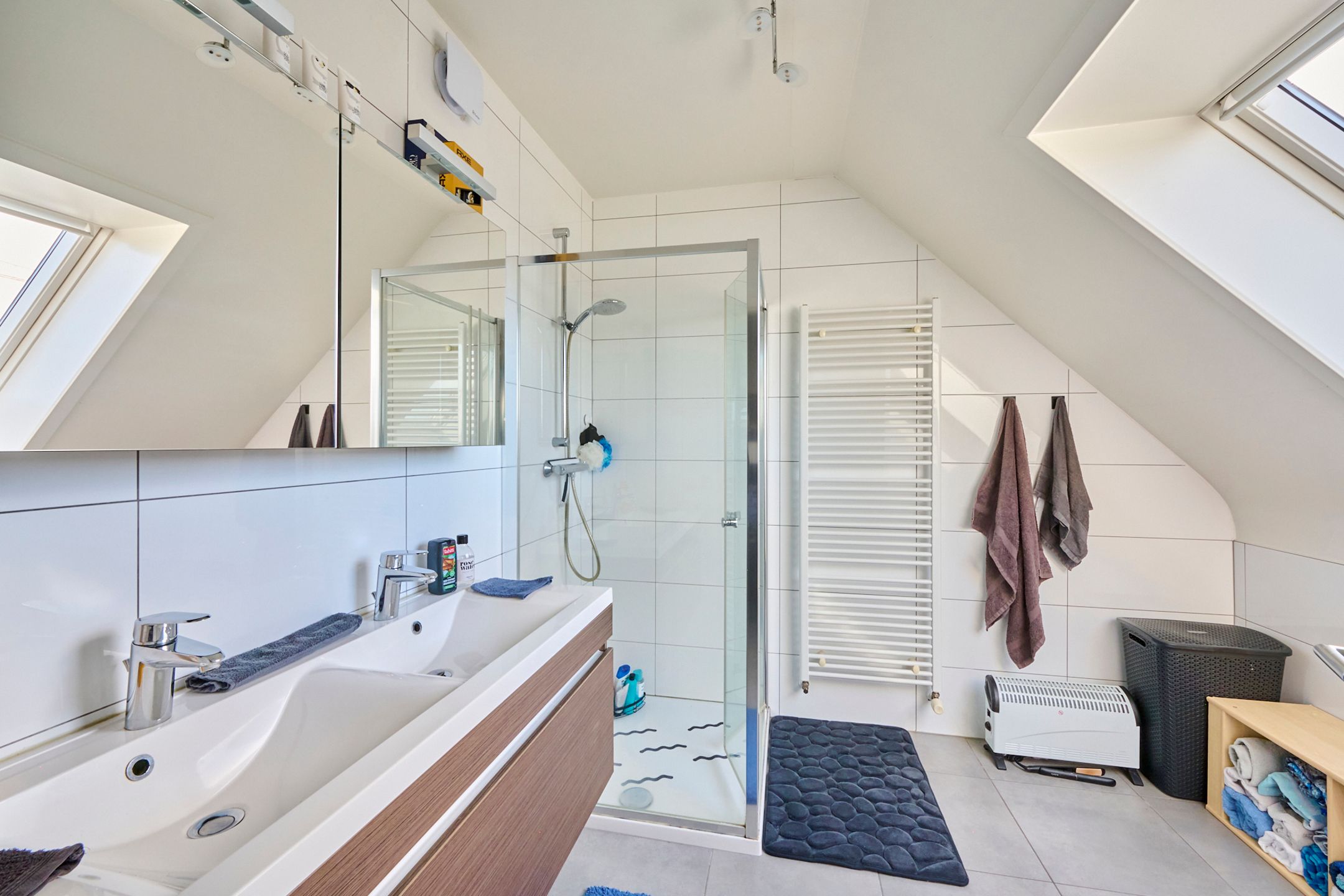 Recent en ruim duplex appartement + 2 terrassen + 2 parkings foto 11