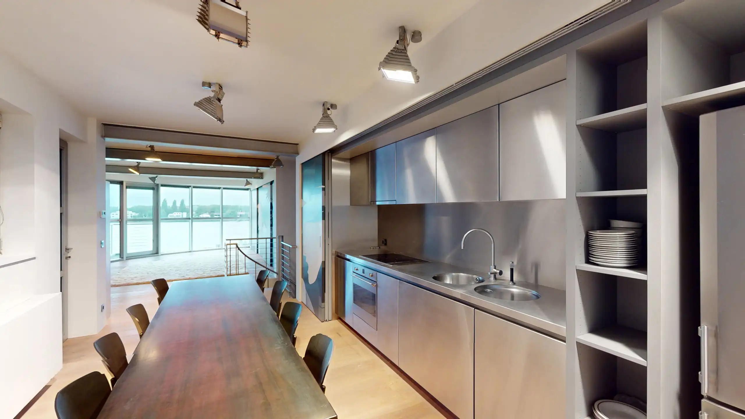ANTWERPEN ZUID: Gerenoveerde duplex met frontaal Schelde zicht foto 6