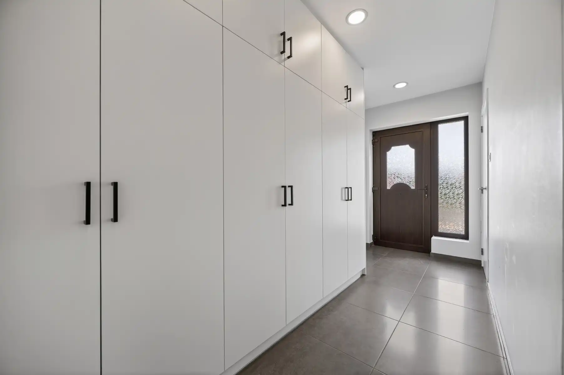 Instapklare, volledig gerenoveerde woning met 3 slaapkamers in een rustige omgeving foto 6