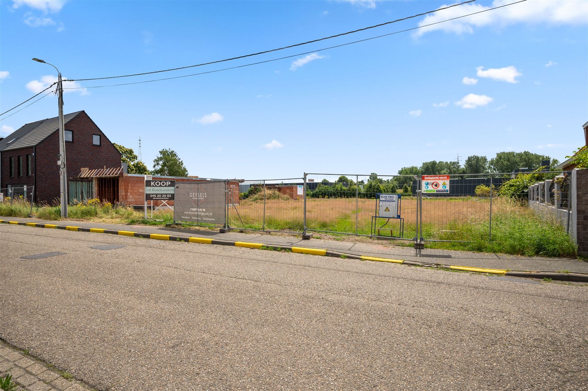 Nieuwbouwwoning voor halfopen bebouwing op een Zuidgericht perceel foto 4