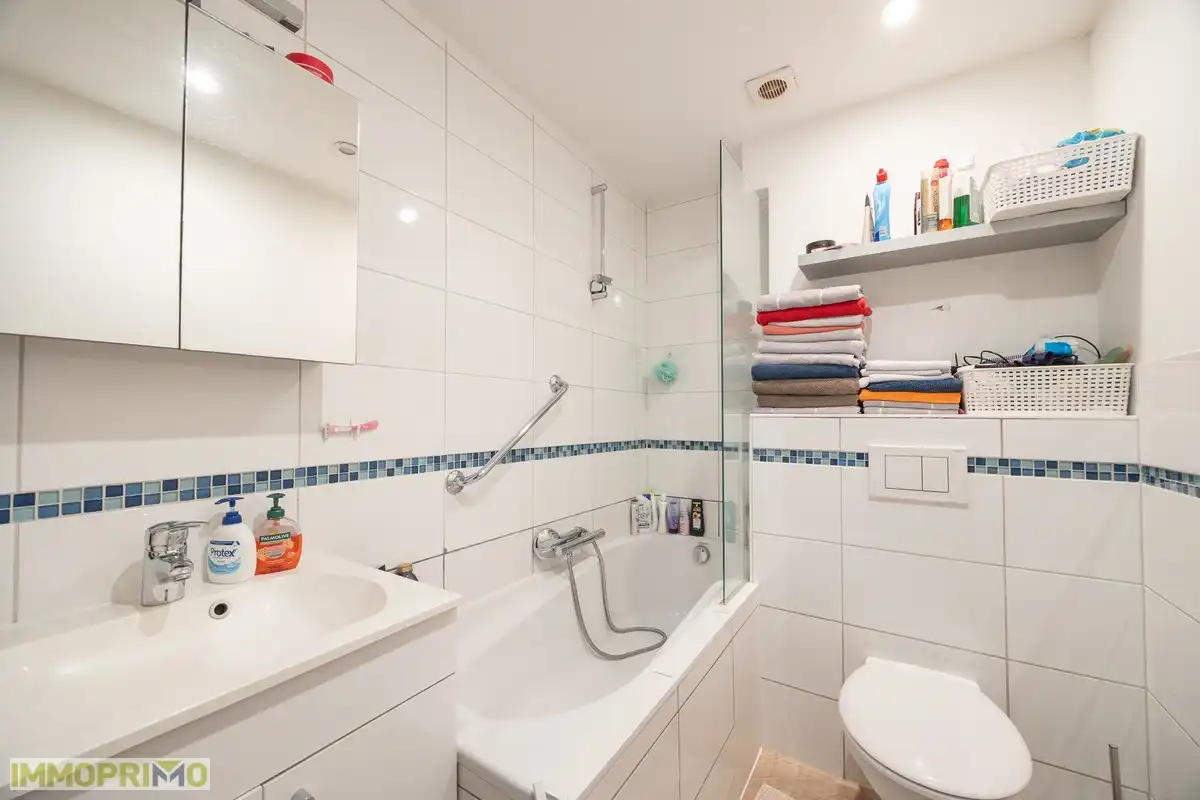 Ruim en lichtrijk appartement met 3 slaapkamers en terras in het hart van Deurne foto 9