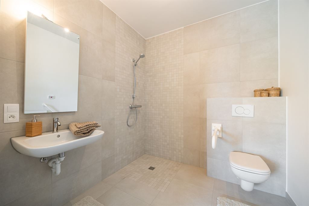 Gelijkvloerse assistentiewoning in centrum Werchter! foto 12